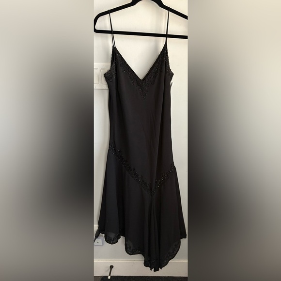 Elegant Black Dress - Picture 1 of 6